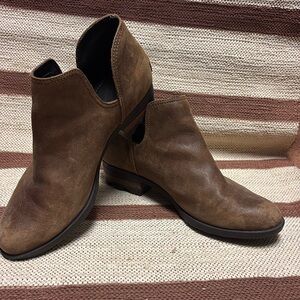 Sorel ladies size 10 Leather Booties